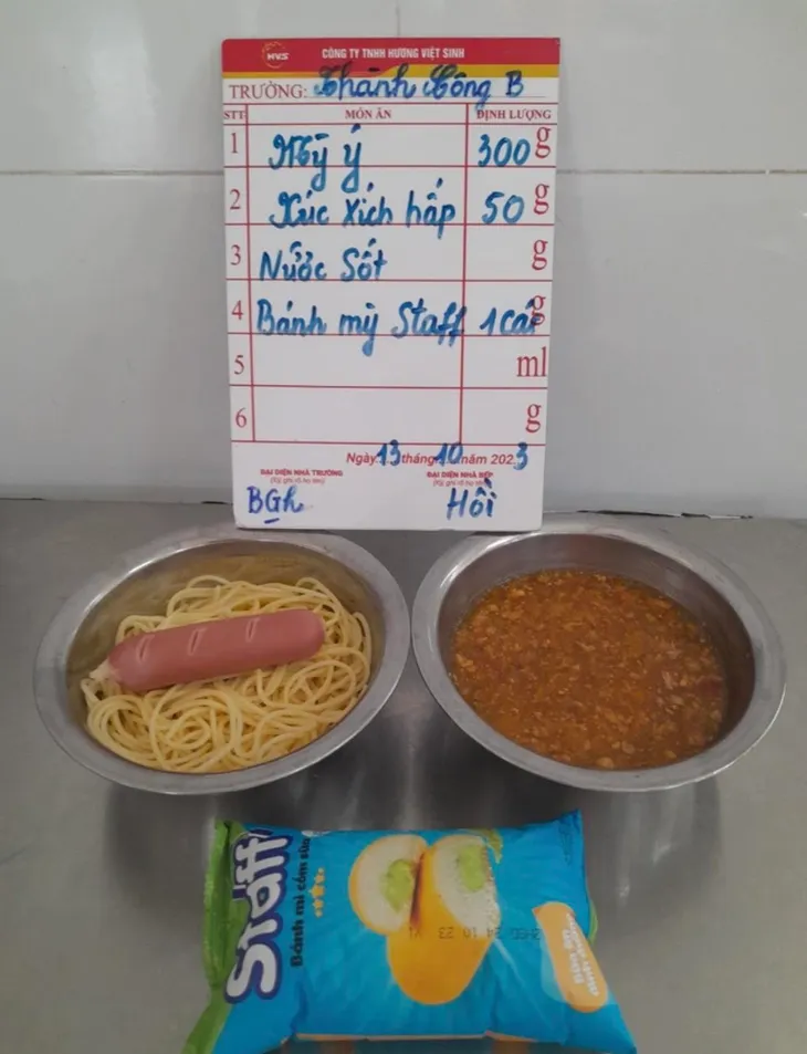 Nhiều học sinh tiểu học ở Hà Nội bị tiêu chảy, nôn ói: Nhà trường nói gì? - Ảnh 2. Nhiều học sinh tiểu học ở Hà Nội bị tiêu chảy, nôn ói: Nhà trường nói gì? - Ảnh 2.