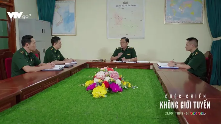Cuộc chiến không giới tuyến - Tập 24: Tưởng cáo già, A Hề vẫn ngây thơ tin con rể không dám bán đứng mình - Ảnh 3. Cuộc chiến không giới tuyến - Tập 24: Tưởng cáo già, A Hề vẫn ngây thơ tin con rể không dám bán đứng mình - Ảnh 3.