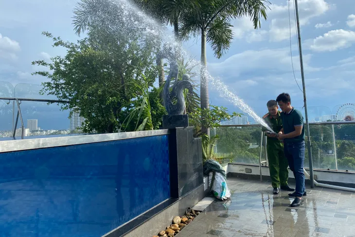 TP Hồ Chí Minh: Tòa nhà 7 tầng xây dựng sai phép, vi phạm PCCC - Ảnh 2. TP Hồ Chí Minh: Tòa nhà 7 tầng xây dựng sai phép, vi phạm PCCC - Ảnh 2.