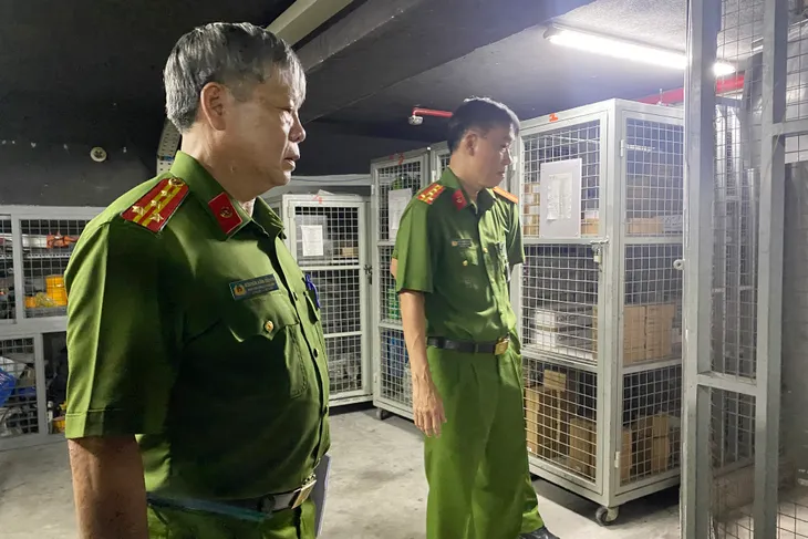 TP Hồ Chí Minh: Tòa nhà 7 tầng xây dựng sai phép, vi phạm PCCC - Ảnh 3. TP Hồ Chí Minh: Tòa nhà 7 tầng xây dựng sai phép, vi phạm PCCC - Ảnh 3.