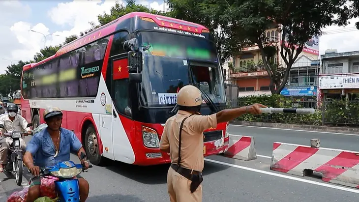 Sẽ xử lý nhà xe Thành Bưởi nếu có hành vi trốn thuế - Ảnh 1. Sẽ xử lý nhà xe Thành Bưởi nếu có hành vi trốn thuế - Ảnh 1.