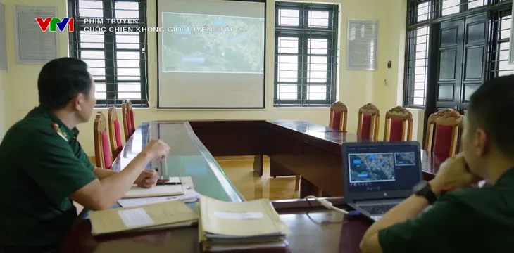 Cuộc chiến không giới tuyến - Tập 27: Cướp nhà chị em Chà, Đoàn vội đào lấy ma túy - Ảnh 8. Cuộc chiến không giới tuyến - Tập 27: Cướp nhà chị em Chà, Đoàn vội đào lấy ma túy - Ảnh 8.