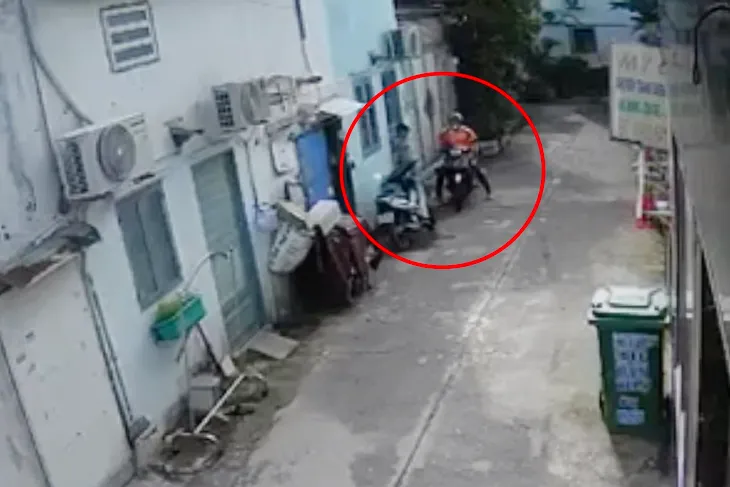 Xác minh người đàn ông tiếp cận bé gái khoe của quý tại TP Hồ Chí Minh - Ảnh 1. Xác minh người đàn ông tiếp cận bé gái khoe của quý tại TP Hồ Chí Minh - Ảnh 1.