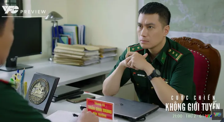 Cuộc chiến không giới tuyến - Tập 27: Đoàn lợi dụng con nợ đi vận chuyển ma túy? - Ảnh 2. Cuộc chiến không giới tuyến - Tập 27: Đoàn lợi dụng con nợ đi vận chuyển ma túy? - Ảnh 2.