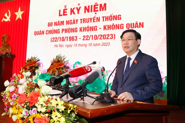 Lễ kỷ niệm 60 năm ngày truyền thống Quân chủng Phòng không - Không quân - Ảnh 3. Lễ kỷ niệm 60 năm ngày truyền thống Quân chủng Phòng không - Không quân - Ảnh 3.