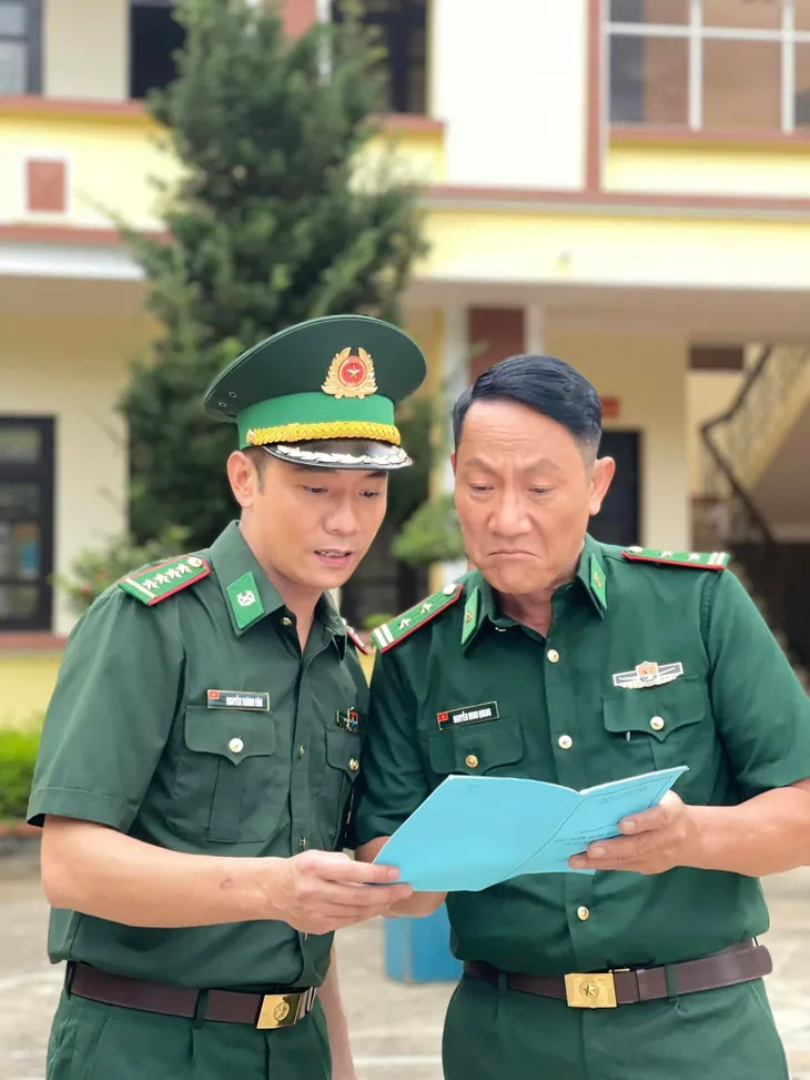 Việt Bắc hài hước trong phim Cuộc chiến không giới tuyến - Ảnh 5. Việt Bắc hài hước trong phim Cuộc chiến không giới tuyến - Ảnh 5.