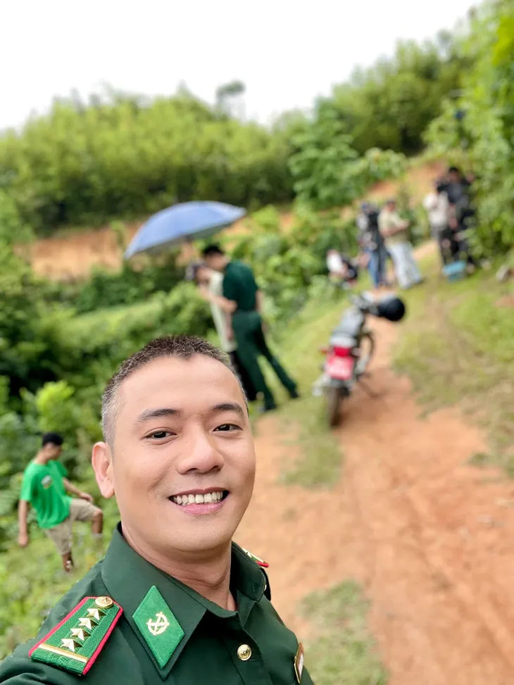 Việt Bắc hài hước trong phim Cuộc chiến không giới tuyến - Ảnh 7. Việt Bắc hài hước trong phim Cuộc chiến không giới tuyến - Ảnh 7.