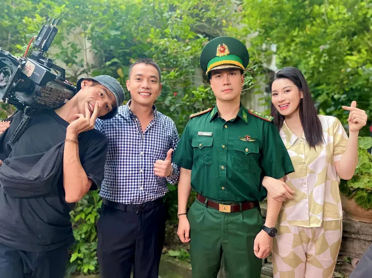 Việt Bắc hài hước trong phim Cuộc chiến không giới tuyến - Ảnh 8. Việt Bắc hài hước trong phim Cuộc chiến không giới tuyến - Ảnh 8.