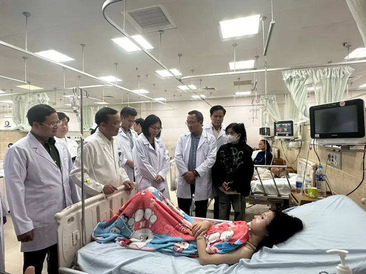 Bệnh viện Đa khoa Đồng Nai không thu viện phí của nạn nhân vụ tai nạn trên Quốc lộ 20 - Ảnh 1.