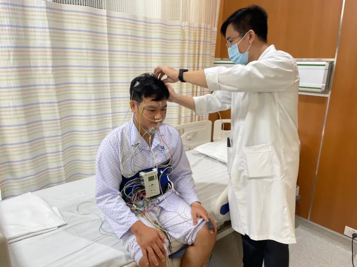 Cảnh báo rối loạn giấc ngủ do bệnh lý thần kinh, hô hấp - Ảnh 1. Cảnh báo rối loạn giấc ngủ do bệnh lý thần kinh, hô hấp - Ảnh 1.
