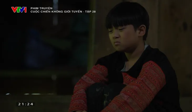 Cuộc chiến không giới tuyến - Tập 28: Chà khóc ngất khi bị Đoàn ép đi vận chuyển ma túy - Ảnh 10. Cuộc chiến không giới tuyến - Tập 28: Chà khóc ngất khi bị Đoàn ép đi vận chuyển ma túy - Ảnh 10.