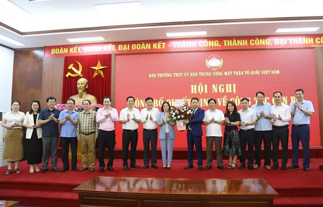 Nhà báo Trương Thành Trung được bổ nhiệm giữ chức Tổng Biên tập Tạp chí Mặt trận - Ảnh 5. Nhà báo Trương Thành Trung được bổ nhiệm giữ chức Tổng Biên tập Tạp chí Mặt trận - Ảnh 5.