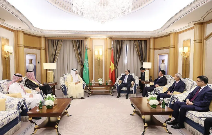 Thủ tướng Phạm Minh Chính tiếp lãnh đạo các tập đoàn, quỹ đầu tư lớn của Saudi Arabia - Ảnh 1. Thủ tướng Phạm Minh Chính tiếp lãnh đạo các tập đoàn, quỹ đầu tư lớn của Saudi Arabia - Ảnh 1.