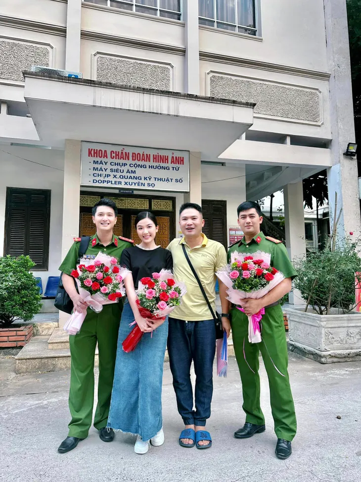 Phim Biệt dược đen đóng máy - Ảnh 2. Phim Biệt dược đen đóng máy - Ảnh 2.