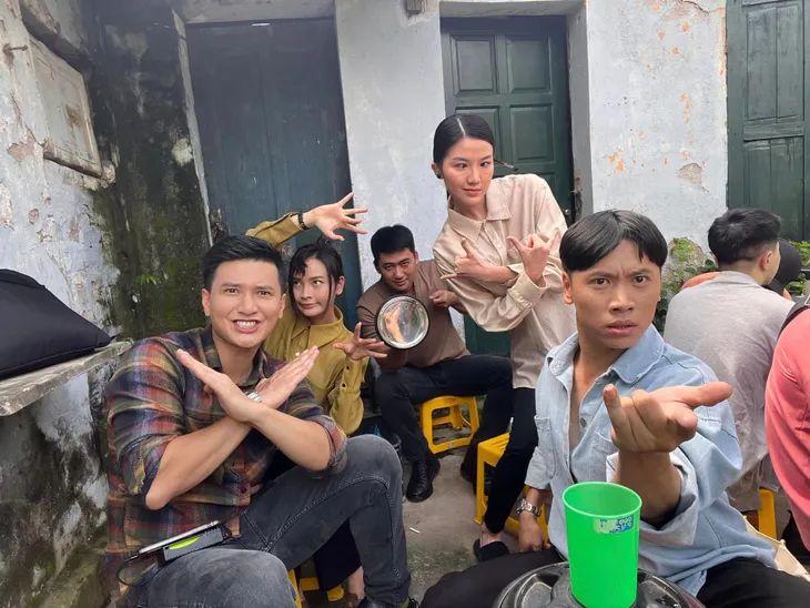 Phim Biệt dược đen đóng máy - Ảnh 5. Phim Biệt dược đen đóng máy - Ảnh 5.