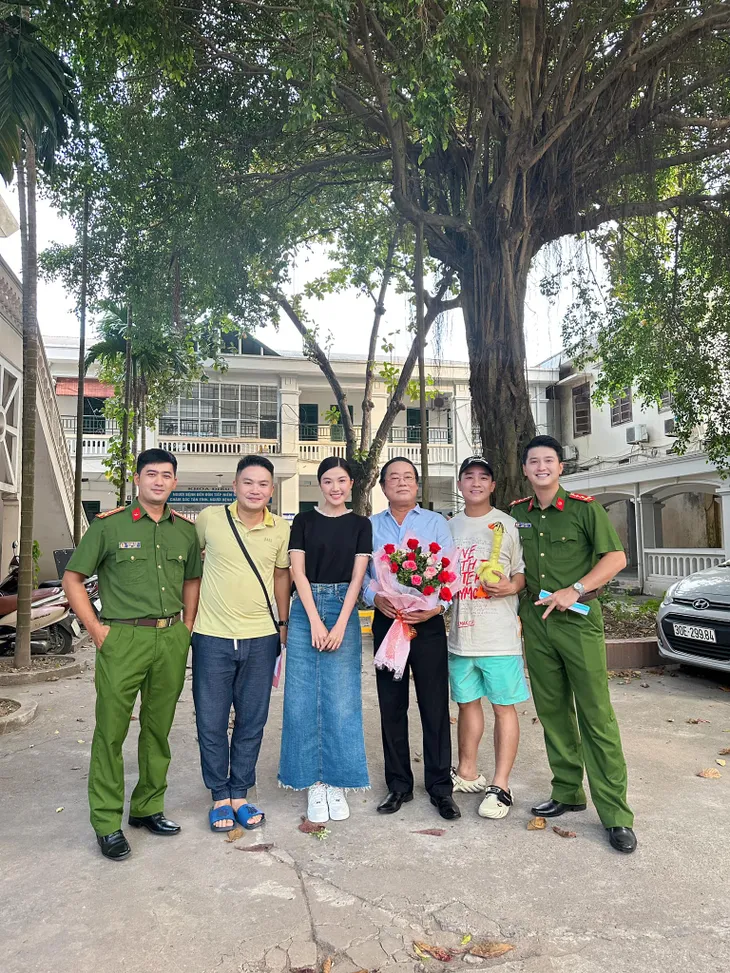 Phim Biệt dược đen đóng máy - Ảnh 1. Phim Biệt dược đen đóng máy - Ảnh 1.