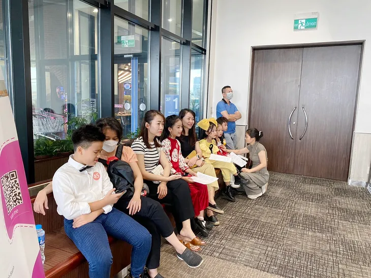 Hàng trăm giọng ca nhí tham gia sơ tuyển Dự án ca khúc hữu nghị Việt - Nhật tại Hà Nội - Ảnh 1. Hàng trăm giọng ca nhí tham gia sơ tuyển Dự án ca khúc hữu nghị Việt - Nhật tại Hà Nội - Ảnh 1.