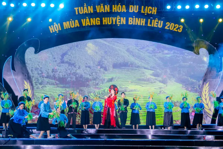 Quảng Ninh: Đậm sắc màu truyền thống các dân tộc trong Lễ hội mùa vàng Bình Liêu - Ảnh 1. Quảng Ninh: Đậm sắc màu truyền thống các dân tộc trong Lễ hội mùa vàng Bình Liêu - Ảnh 1.