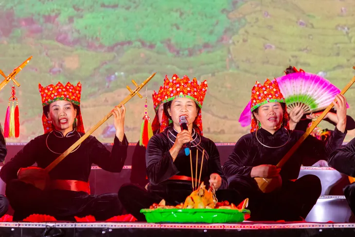 Quảng Ninh: Đậm sắc màu truyền thống các dân tộc trong Lễ hội mùa vàng Bình Liêu - Ảnh 3. Quảng Ninh: Đậm sắc màu truyền thống các dân tộc trong Lễ hội mùa vàng Bình Liêu - Ảnh 3.