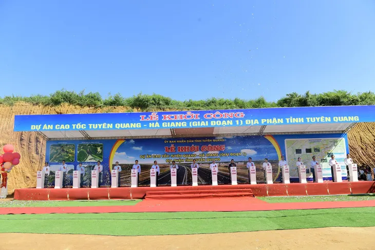 Cận cảnh nút giao đường cao tốc Tuyên Quang - Phú Thọ với đường cao tốc Tuyên Quang - Hà Giang trong ngày khởi công - Ảnh 1. Cận cảnh nút giao đường cao tốc Tuyên Quang - Phú Thọ với đường cao tốc Tuyên Quang - Hà Giang trong ngày khởi công - Ảnh 1.