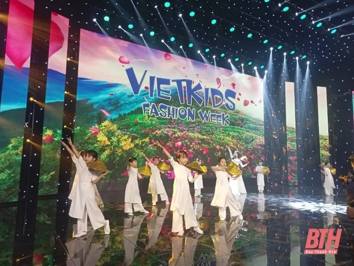 Tuần lễ thời trang Vietkids 2023 – Chào mừng ngày Phụ nữ Việt Nam 20/10 - Ảnh 5. Tuần lễ thời trang Vietkids 2023 – Chào mừng ngày Phụ nữ Việt Nam 20/10 - Ảnh 5.