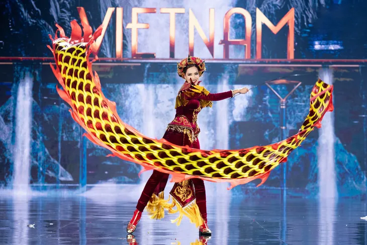 Vũ khúc Thiên Long cùng Lê Hoàng Phương toả sáng tại Hoa hậu Hoà bình quốc tế 2023 - Ảnh 3. Vũ khúc Thiên Long cùng Lê Hoàng Phương toả sáng tại Hoa hậu Hoà bình quốc tế 2023 - Ảnh 3.