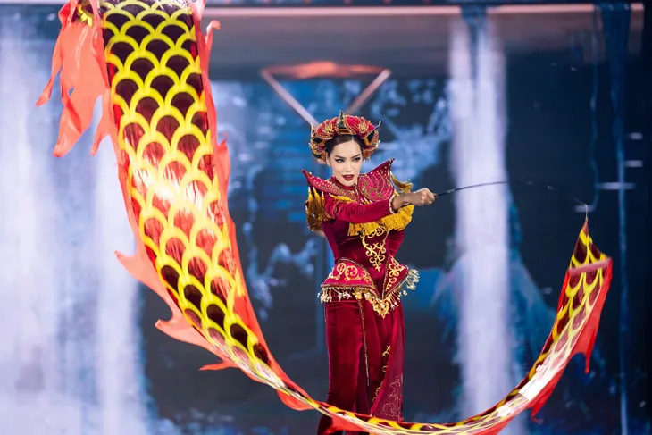 Vũ khúc Thiên Long cùng Lê Hoàng Phương toả sáng tại Hoa hậu Hoà bình quốc tế 2023 - Ảnh 7. Vũ khúc Thiên Long cùng Lê Hoàng Phương toả sáng tại Hoa hậu Hoà bình quốc tế 2023 - Ảnh 7.
