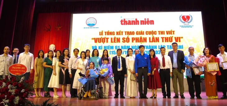 Trao giải cuộc thi viết Vượt lên số phận lần thứ VI - Ảnh 4. Trao giải cuộc thi viết Vượt lên số phận lần thứ VI - Ảnh 4.