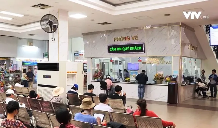 Tạo mọi điều kiện để người dân mua vé tàu Tết - Ảnh 2. Tạo mọi điều kiện để người dân mua vé tàu Tết - Ảnh 2.