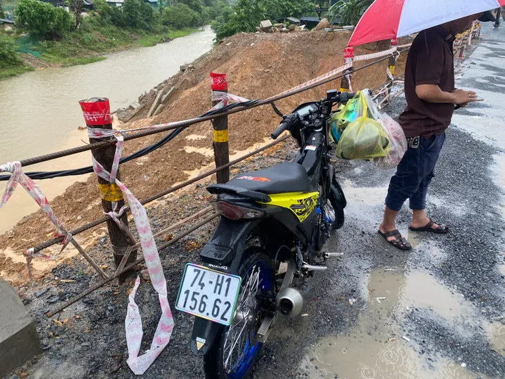 Quảng Trị: Bắt giữ nam thanh niên vận chuyển 18.000 viên ma túy tổng hợp - Ảnh 1. Quảng Trị: Bắt giữ nam thanh niên vận chuyển 18.000 viên ma túy tổng hợp - Ảnh 1.