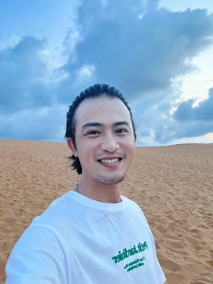 Diễn viên Việt tuần qua: Bình An lộ ảnh hẹn hò đầu tiên, Mạnh Trường tái ngộ Huyền Lizzie - Ảnh 11. Diễn viên Việt tuần qua: Bình An lộ ảnh hẹn hò đầu tiên, Mạnh Trường tái ngộ Huyền Lizzie - Ảnh 11.