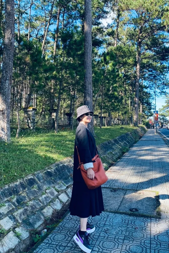 Ba nữ chính của phim Bộ tứ 10A8 hội ngộ, Bình Anh - Phương Nga kỷ niệm ngày cưới - Ảnh 6. Ba nữ chính của phim Bộ tứ 10A8 hội ngộ, Bình Anh - Phương Nga kỷ niệm ngày cưới - Ảnh 6.