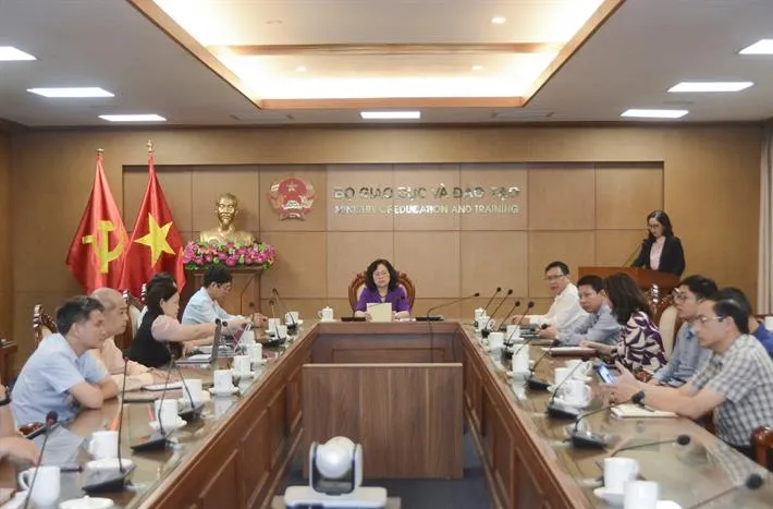 Tích hợp giáo dục lý tưởng cách mạng, đạo đức, lối sống trong các môn học - Ảnh 1. Tích hợp giáo dục lý tưởng cách mạng, đạo đức, lối sống trong các môn học - Ảnh 1.