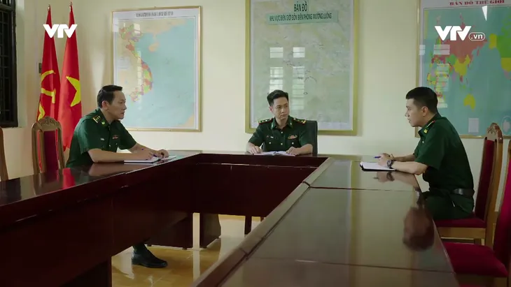 Cuộc chiến không giới tuyến - Tập 29: Bị tội phạm ma túy uy hiếp, trạm trưởng Văn khai hết sự thật cầu xin Trung cứu - Ảnh 5. Cuộc chiến không giới tuyến - Tập 29: Bị tội phạm ma túy uy hiếp, trạm trưởng Văn khai hết sự thật cầu xin Trung cứu - Ảnh 5.