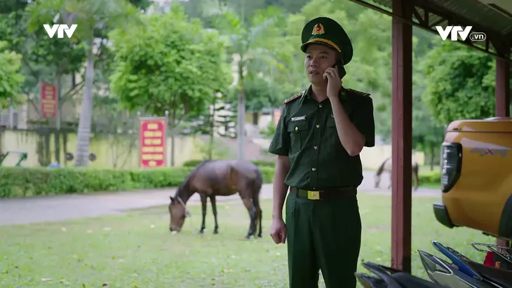 Cuộc chiến không giới tuyến - Tập 29: Bị tội phạm ma túy uy hiếp, trạm trưởng Văn khai hết sự thật cầu xin Trung cứu - Ảnh 6. Cuộc chiến không giới tuyến - Tập 29: Bị tội phạm ma túy uy hiếp, trạm trưởng Văn khai hết sự thật cầu xin Trung cứu - Ảnh 6.