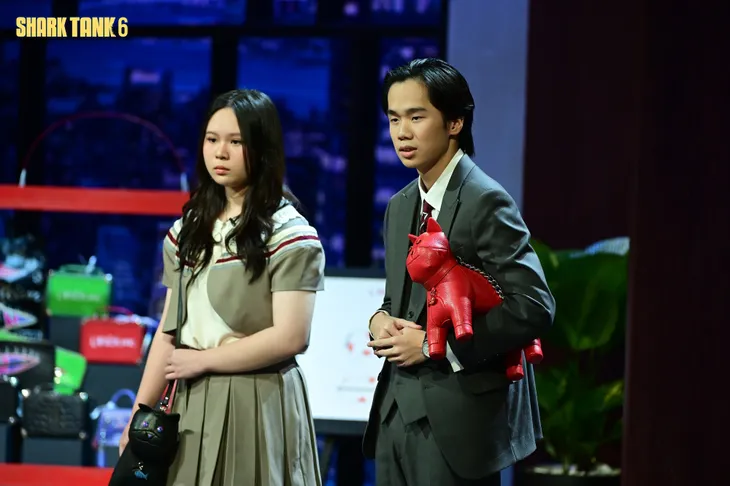 Shark Tank - Tập 4: Cặp du học sinh cấp 3 gọi vốn thành công với túi xách - Ảnh 7.