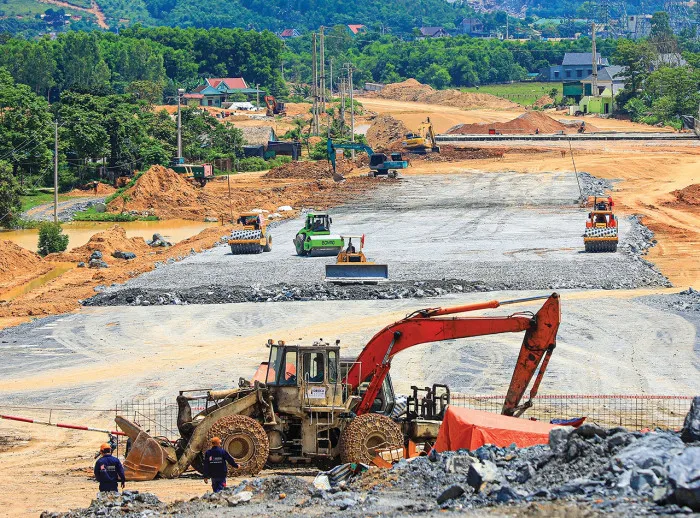 Nỗ lực giải ngân vốn đầu tư công - Ảnh 1. Nỗ lực giải ngân vốn đầu tư công - Ảnh 1.
