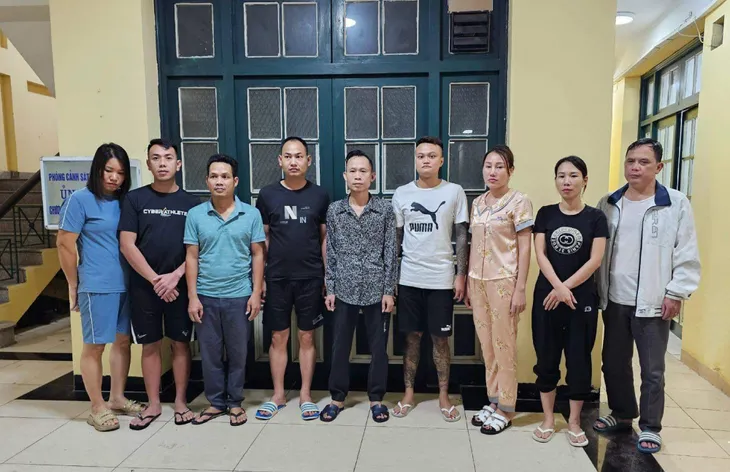 Triệt phá ổ nhóm tổ chức đánh bạc, cho vay lãi nặng - Ảnh 1. Triệt phá ổ nhóm tổ chức đánh bạc, cho vay lãi nặng - Ảnh 1.