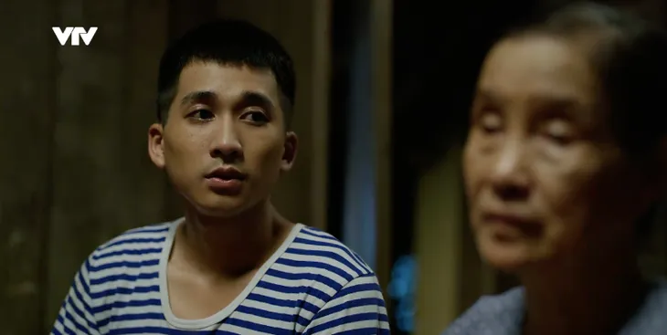 Cuộc chiến không giới tuyến - Tập 31: Không thuyết phục được bà nội cho đi lính, Hiếu cầu cứu Trung - Ảnh 14. Cuộc chiến không giới tuyến - Tập 31: Không thuyết phục được bà nội cho đi lính, Hiếu cầu cứu Trung - Ảnh 14.
