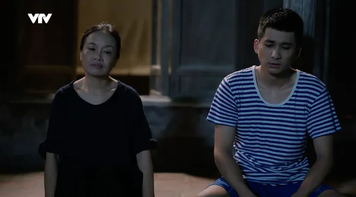 Cuộc chiến không giới tuyến - Tập 31: Không thuyết phục được bà nội cho đi lính, Hiếu cầu cứu Trung - Ảnh 18. Cuộc chiến không giới tuyến - Tập 31: Không thuyết phục được bà nội cho đi lính, Hiếu cầu cứu Trung - Ảnh 18.