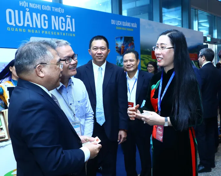 Quảng bá hình ảnh, tiềm năng, thế mạnh của Quảng Trị tới các nhà đầu tư quốc tế lớn - Ảnh 1. Quảng bá hình ảnh, tiềm năng, thế mạnh của Quảng Trị tới các nhà đầu tư quốc tế lớn - Ảnh 1.