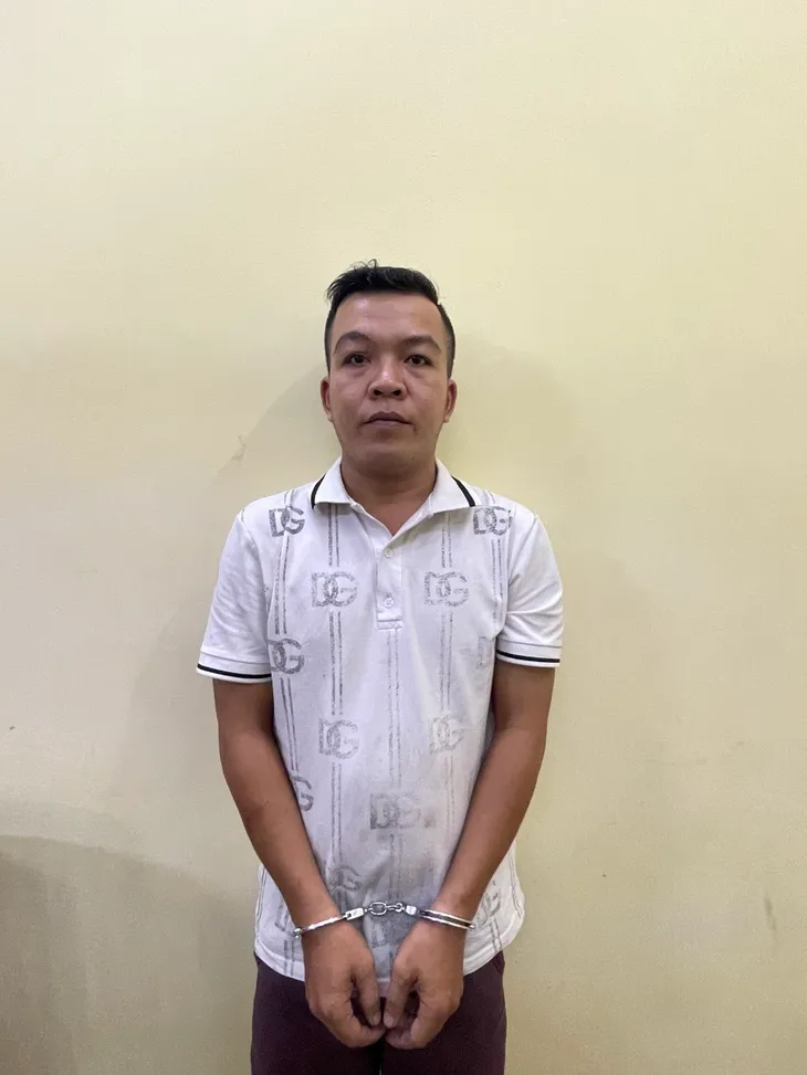 Công an TP Hồ Chí Minh trao trả tài sản cho người nước ngoài bị cướp giật - Ảnh 1. Công an TP Hồ Chí Minh trao trả tài sản cho người nước ngoài bị cướp giật - Ảnh 1.