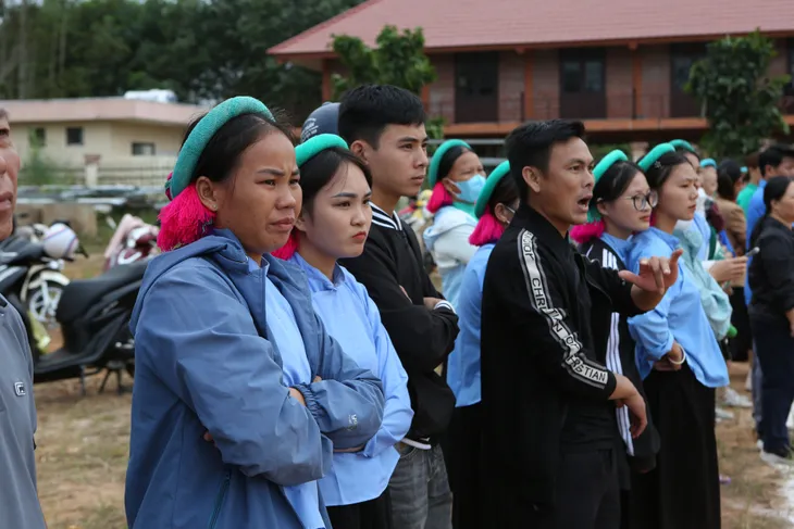 Độc đáo tình yêu bóng đá của phụ nữ ở Bình Liêu tỉnh Quảng Ninh - Ảnh 3. Độc đáo tình yêu bóng đá của phụ nữ ở Bình Liêu tỉnh Quảng Ninh - Ảnh 3.