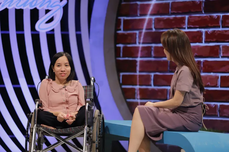 Trạm yêu thương: Ước mơ hạc giấy của người phụ nữ trên chiếc xe lăn - Ảnh 1. Trạm yêu thương: Ước mơ hạc giấy của người phụ nữ trên chiếc xe lăn - Ảnh 1.