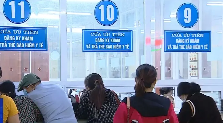 Người dân hài lòng khi khám, chữa bệnh bảo hiểm y tế - Ảnh 1. Người dân hài lòng khi khám, chữa bệnh bảo hiểm y tế - Ảnh 1.
