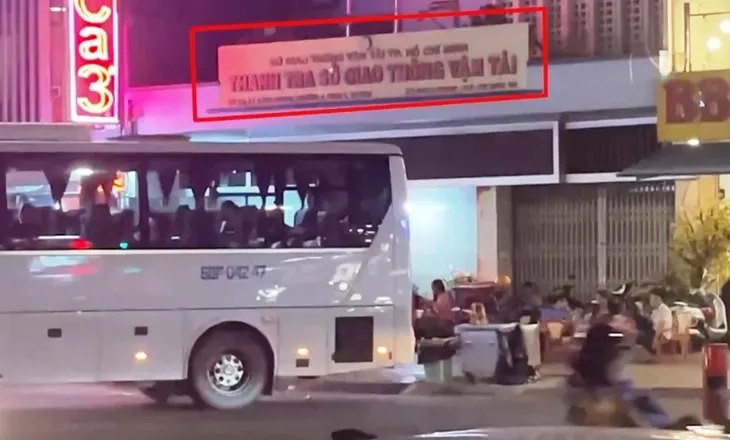 Nhà xe Thành Bưởi lập bến bãi trái phép, có dấu hiệu trốn nộp thuế, phí - Ảnh 3. Nhà xe Thành Bưởi lập bến bãi trái phép, có dấu hiệu trốn nộp thuế, phí - Ảnh 3.