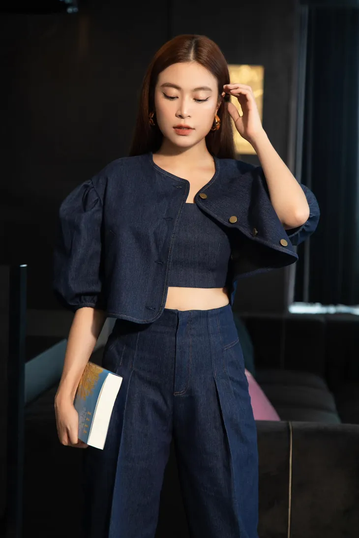 Thời trang nữ tổng tài của Hoàng Thùy Linh - Ảnh 2. Thời trang nữ tổng tài của Hoàng Thùy Linh - Ảnh 2.