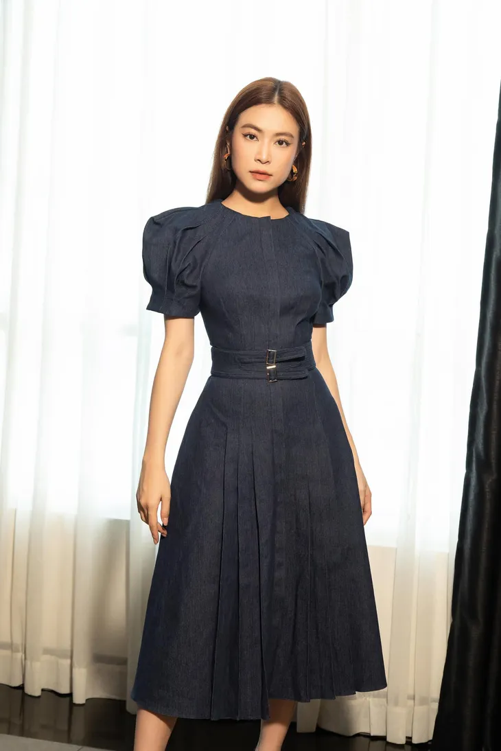 Thời trang nữ tổng tài của Hoàng Thùy Linh - Ảnh 5. Thời trang nữ tổng tài của Hoàng Thùy Linh - Ảnh 5.
