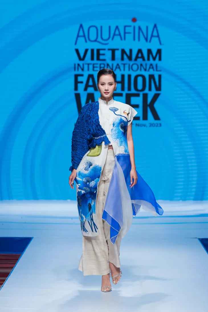 Tuần lễ Thời trang Quốc tế Việt Nam Thu Đông lăng-xê các nhà thiết kế GenZ - Ảnh 4. Tuần lễ Thời trang Quốc tế Việt Nam Thu Đông lăng-xê các nhà thiết kế GenZ - Ảnh 4.