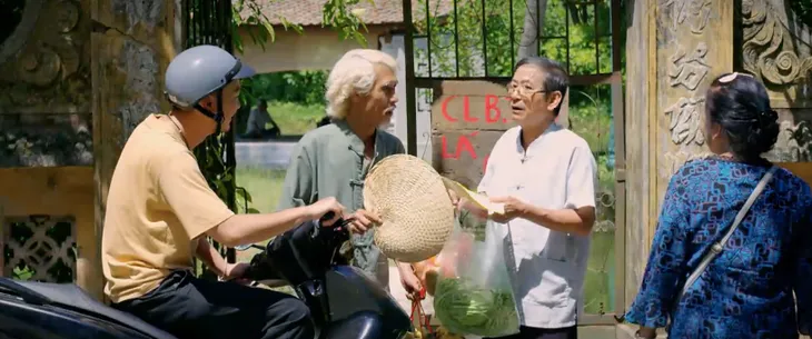 Không ngại cưới chỉ cần một lý do - Tập 12: Phong - Yến “xé nháp”, bắt tay hợp tác vui vẻ - Ảnh 11. Không ngại cưới chỉ cần một lý do - Tập 12: Phong - Yến “xé nháp”, bắt tay hợp tác vui vẻ - Ảnh 11.